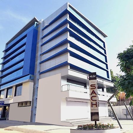 Hotel Sach Regency Anand Ngoại thất bức ảnh