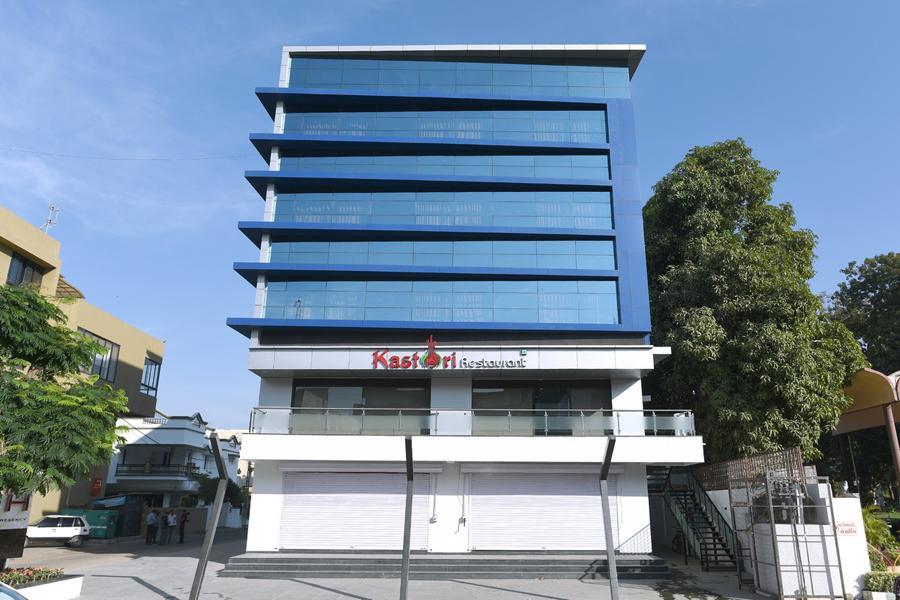 Hotel Sach Regency Anand Ngoại thất bức ảnh